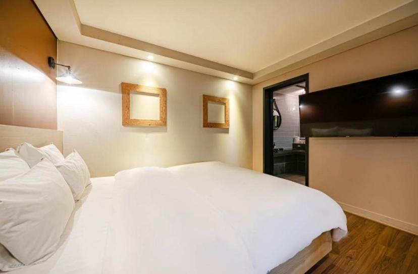 Ulsan Hotel 109 Екстериор снимка